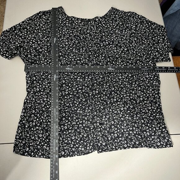 Talbots Blouse Top Womens 14W Black White Floral‎ Short Sleeve Button Up Sheer - Picture 2 of 10